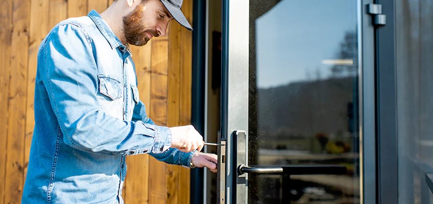 Frameless Glass Storefront Door Locks Replacement in East St Louis