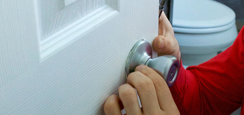 Vintage Door Knob Replacement in East St Louis